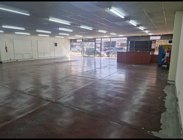 356M² BUILDING FOR SALE IN SPRINGS CENTRAL